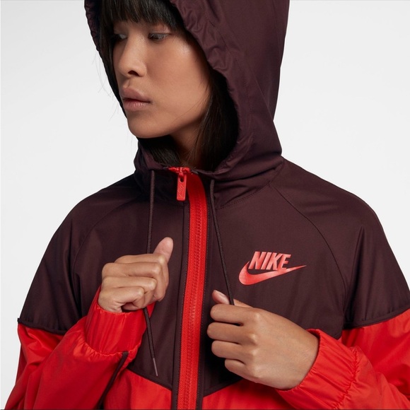 Nike Women’s Size Extra Large XL Windrunner Windbreaker Hooded Red Rain Jacket - Picture 3 of 13
